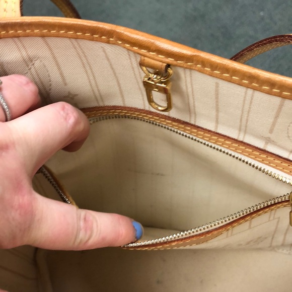 Louis Vuitton Damier Azur Neverfull PM - Picture 4 of 7